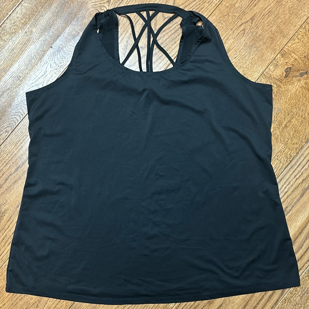 LIVI Active Tank